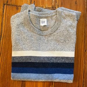 Men’s GAP sweater